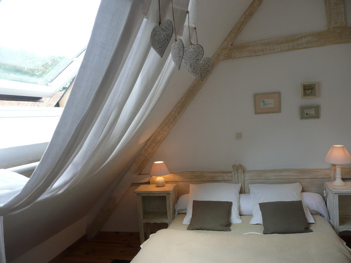 Bed and breakfast Manoir De Bois En Ardres Chambre photo