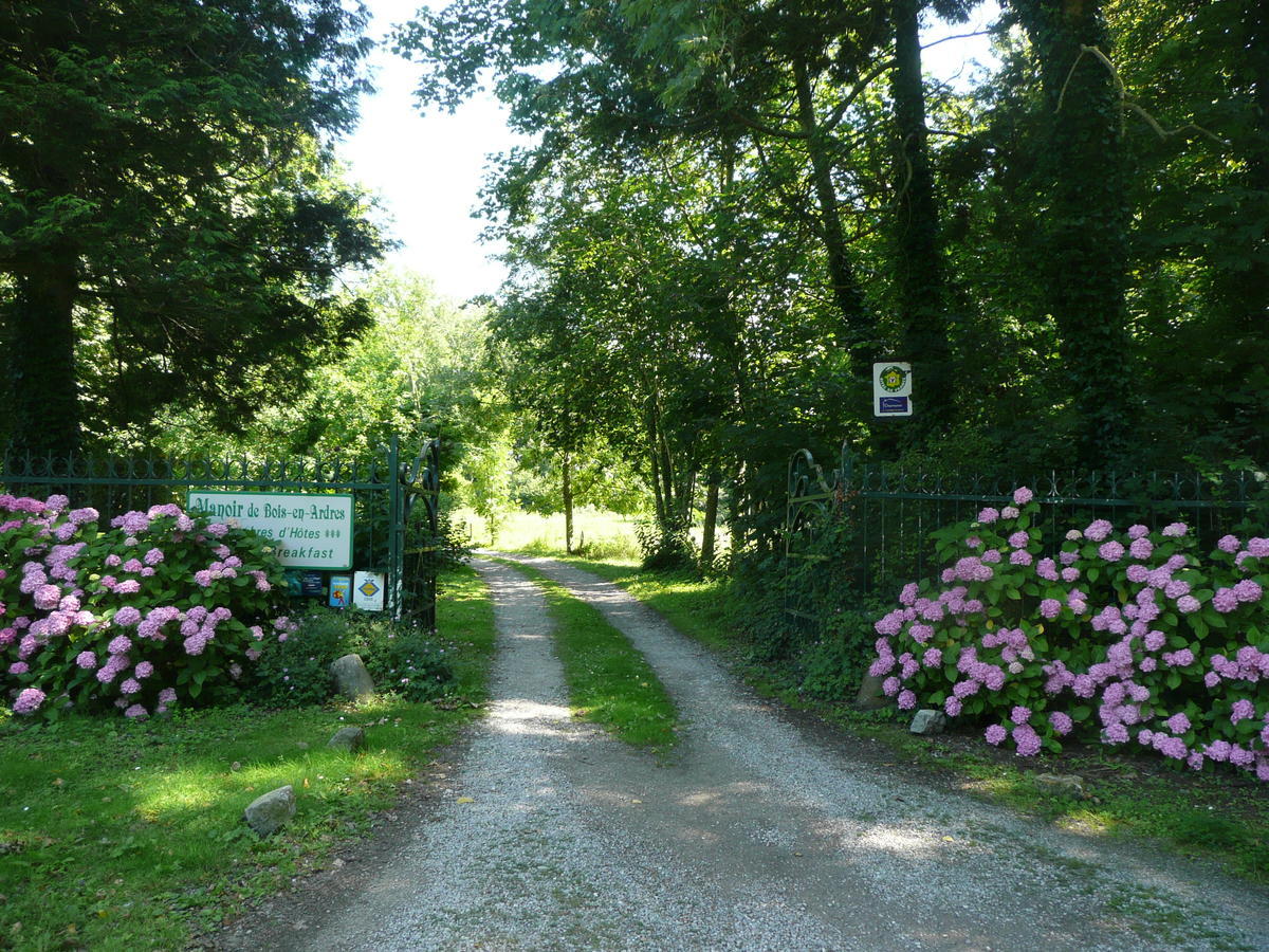 Bed and breakfast Manoir De Bois En Ardres Extérieur photo